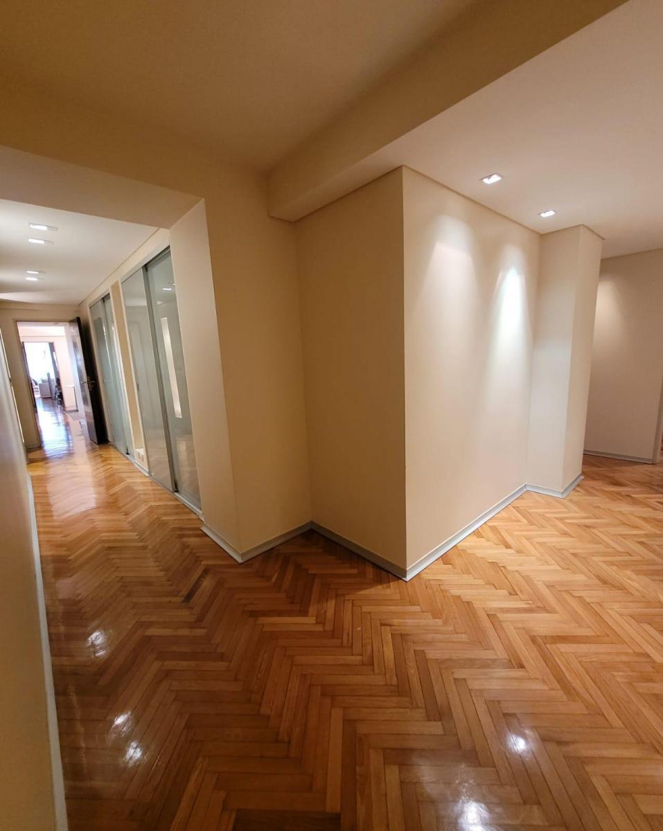 Venta Recoleta Sobre Avda Alvear - 8 Ambientes, Terrazas y Patios. Categoria 5