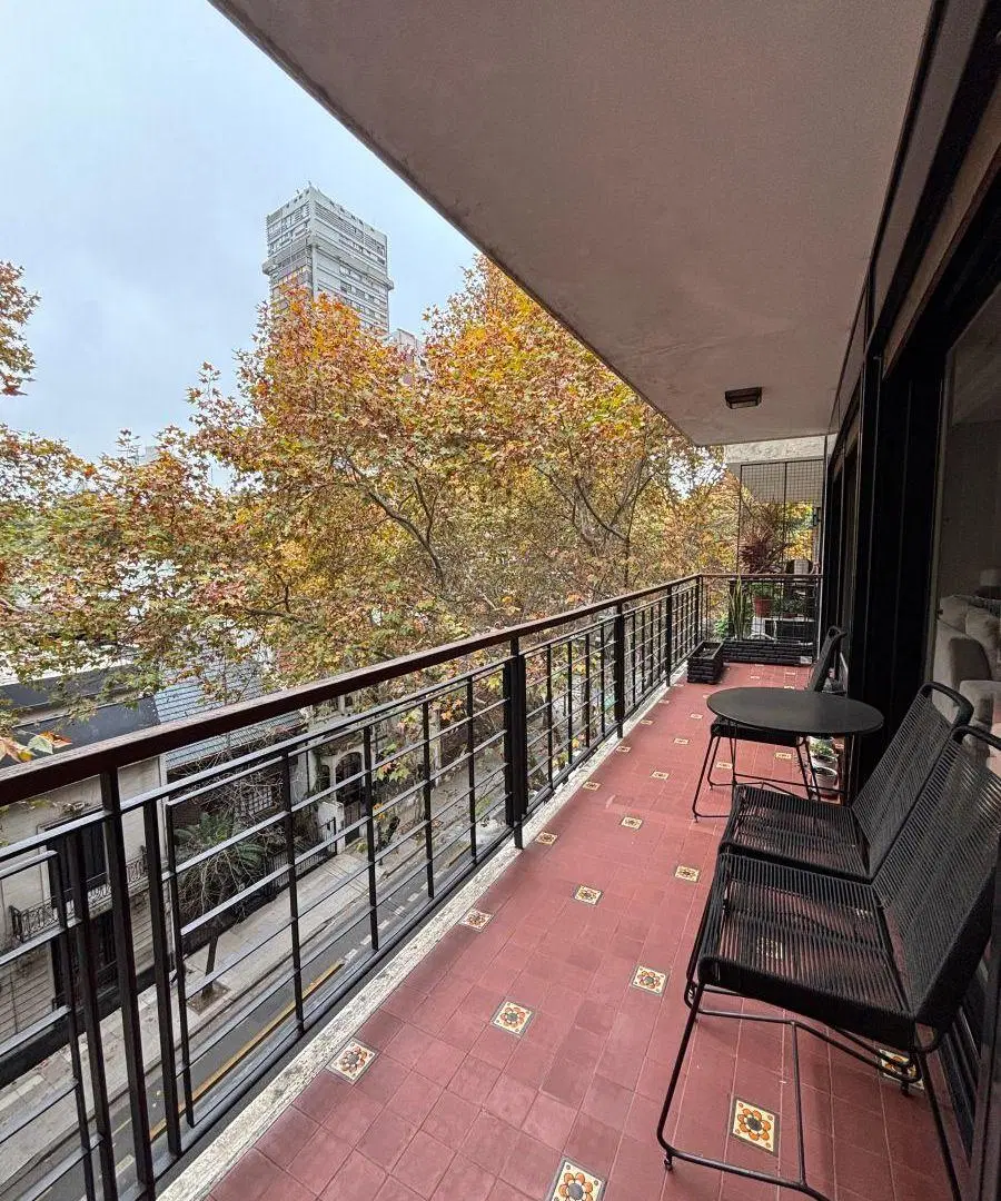 Venta- amplio piso con balcón en Belgrano 1