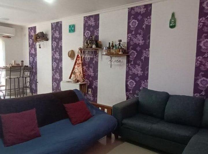 Se vende casa con gran potencial, 2 dormi y pileta 3