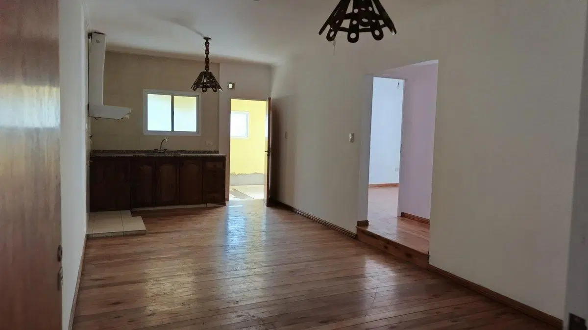 EN VENTA 2 DEPARTAMENTOS + 2 LOCALES COMERCIALES 2