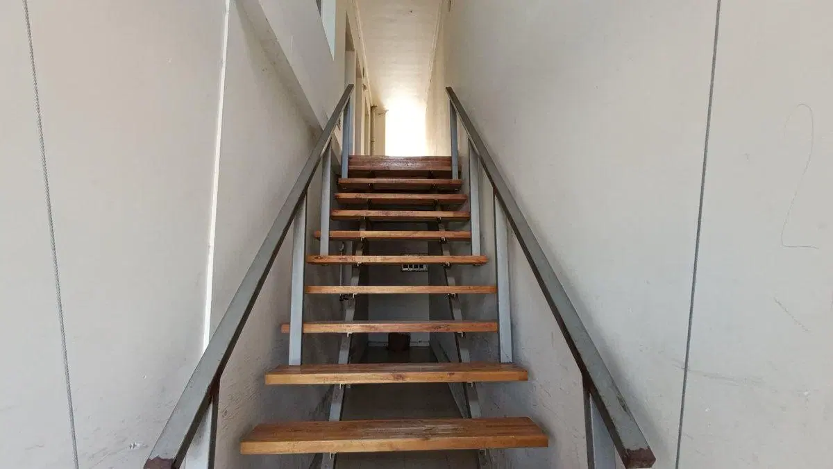 EN VENTA 2 DEPARTAMENTOS + 2 LOCALES COMERCIALES 5