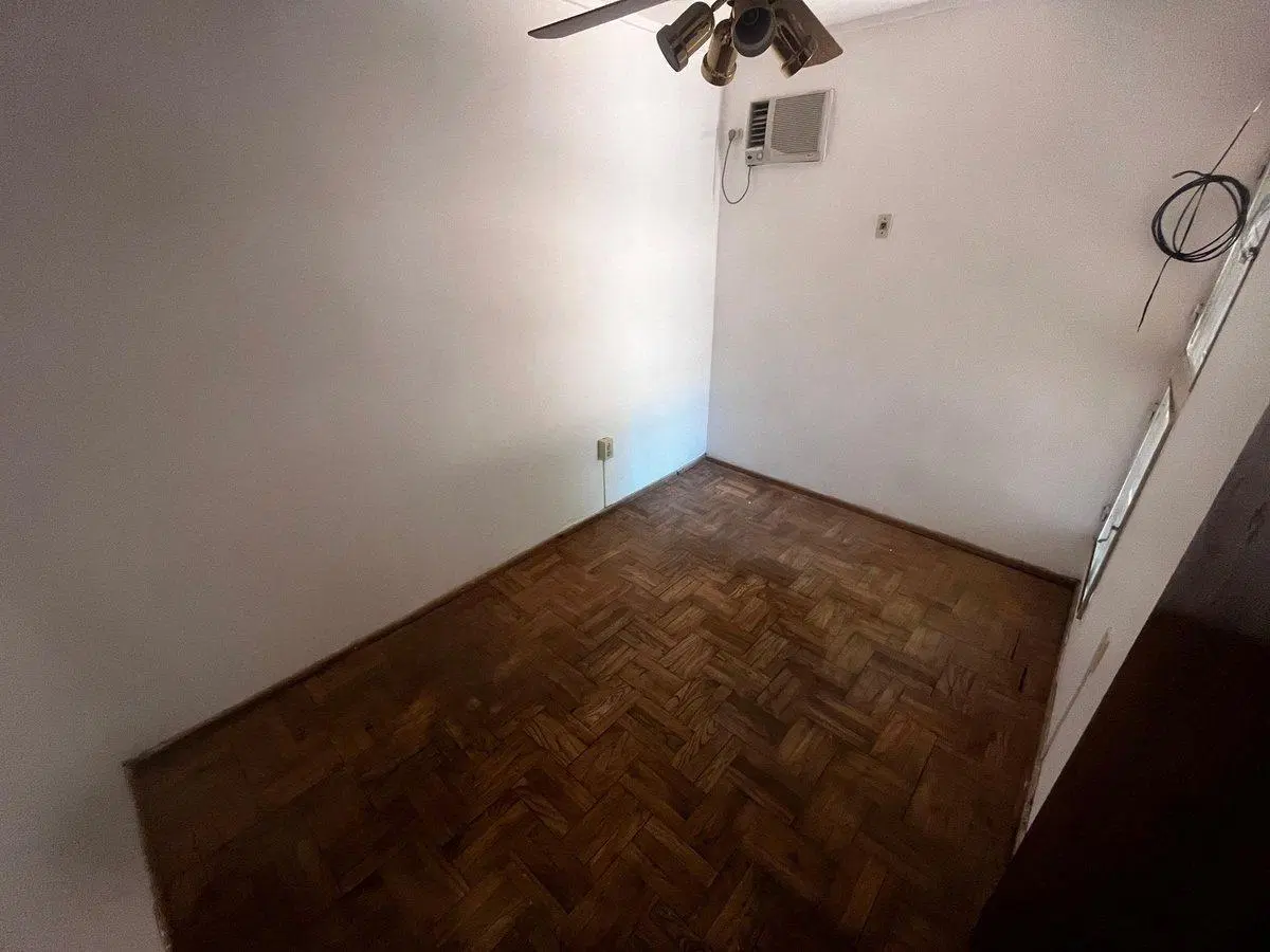 SE VENDE CASA 3 DORMITORIOS COCHERA/ PARQUE GARAY 4