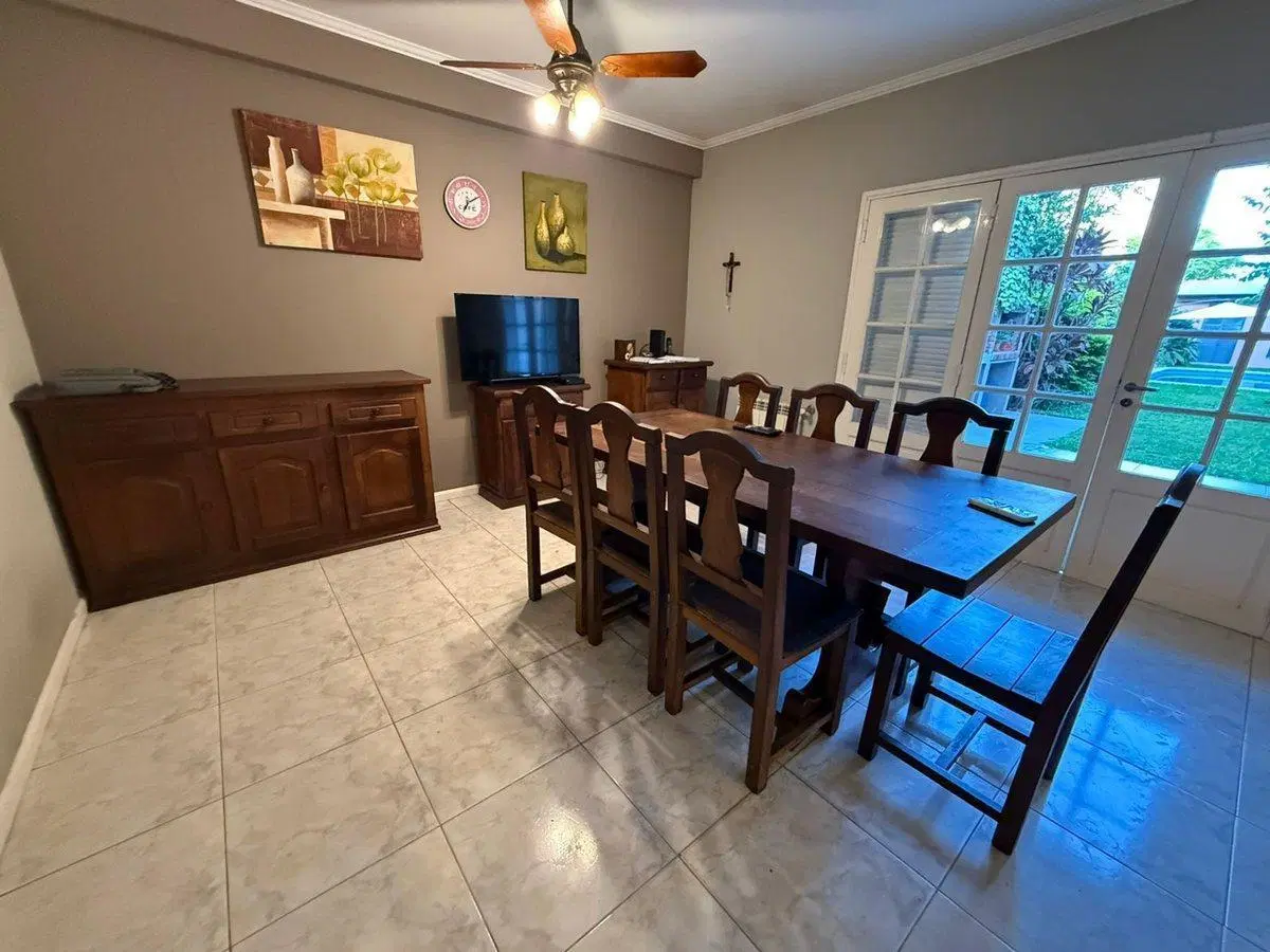 GRAN CASA EN VENTA EN 7 JEFES! 4