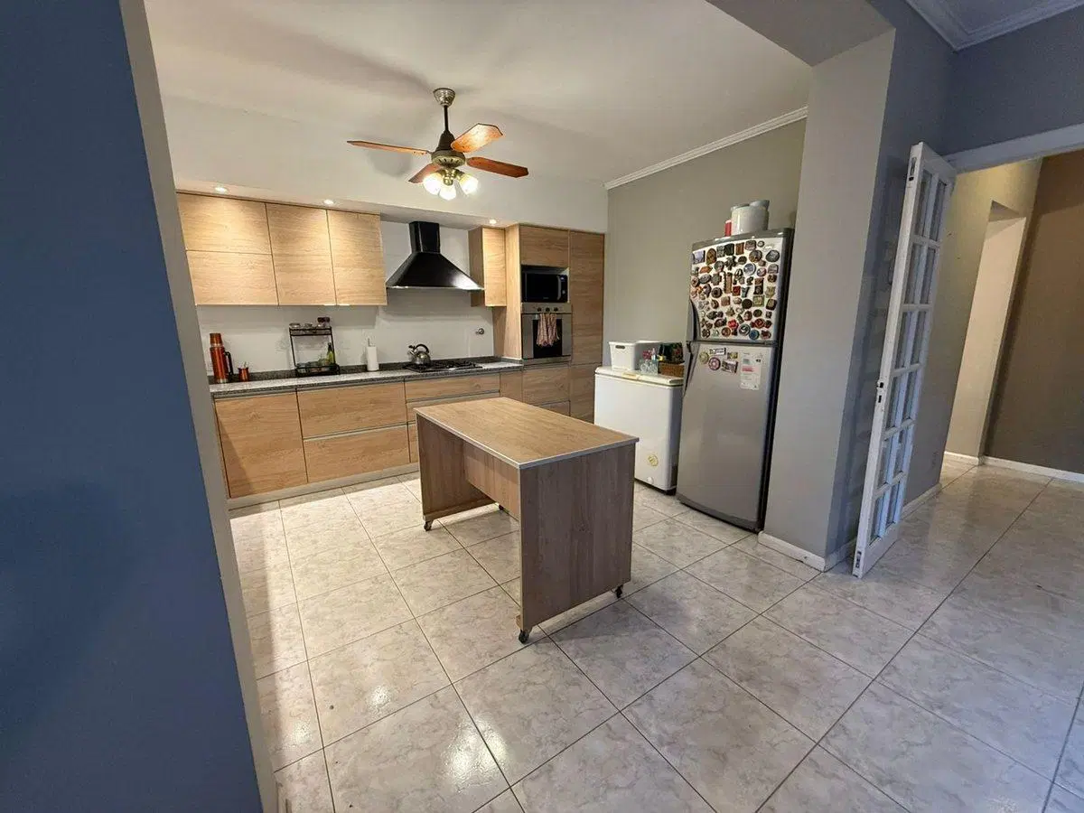 GRAN CASA EN VENTA EN 7 JEFES! 3
