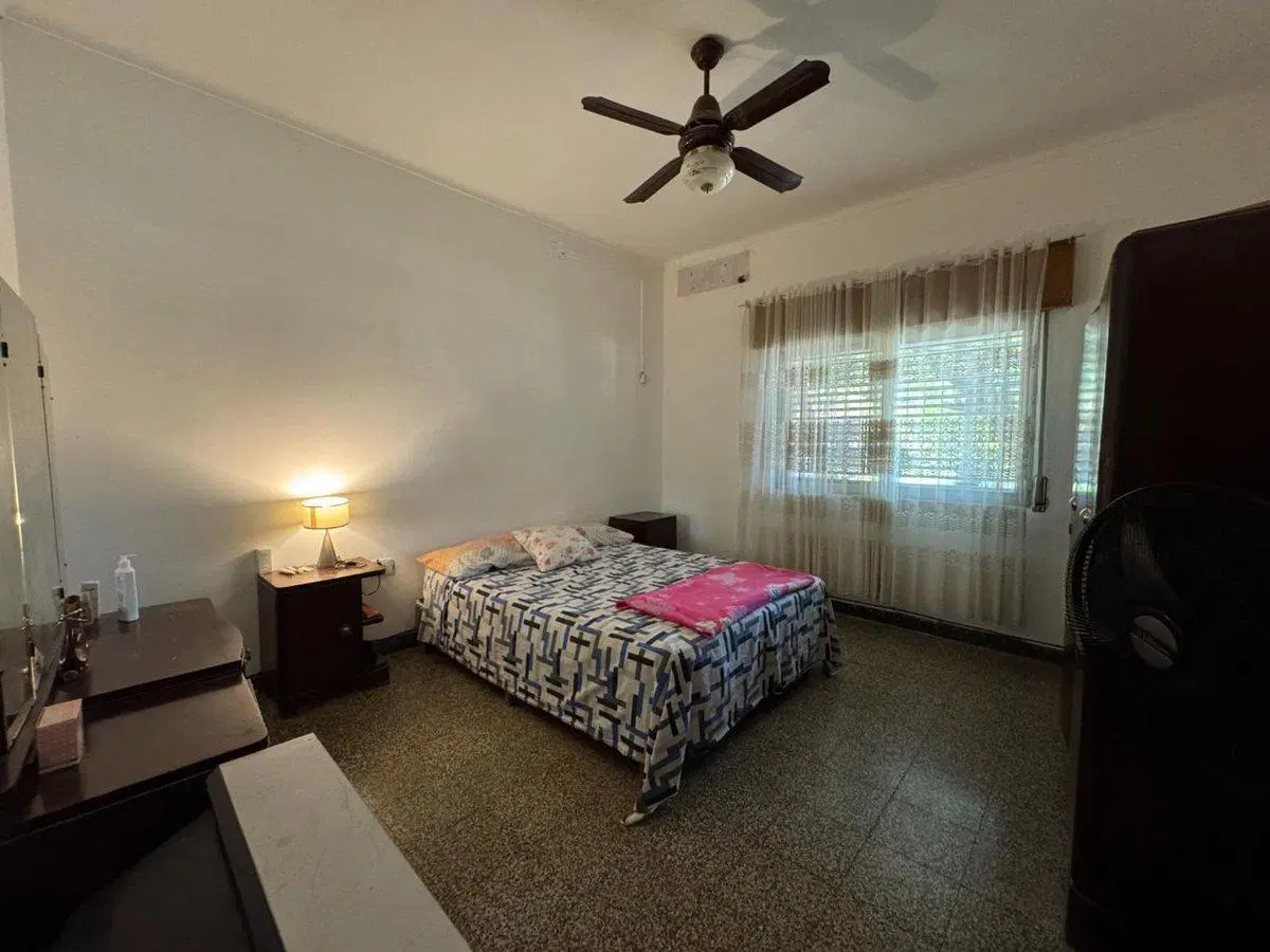 SE VENDE CASA 2 DORMITORIOS EN SANTO TOME 3