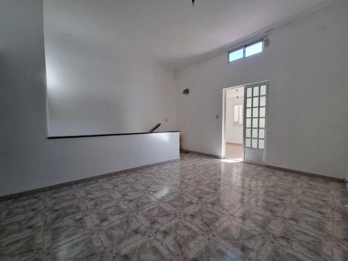 CASA + LOCALES COMERCIALES A LA VENTA EN CENTRO 2