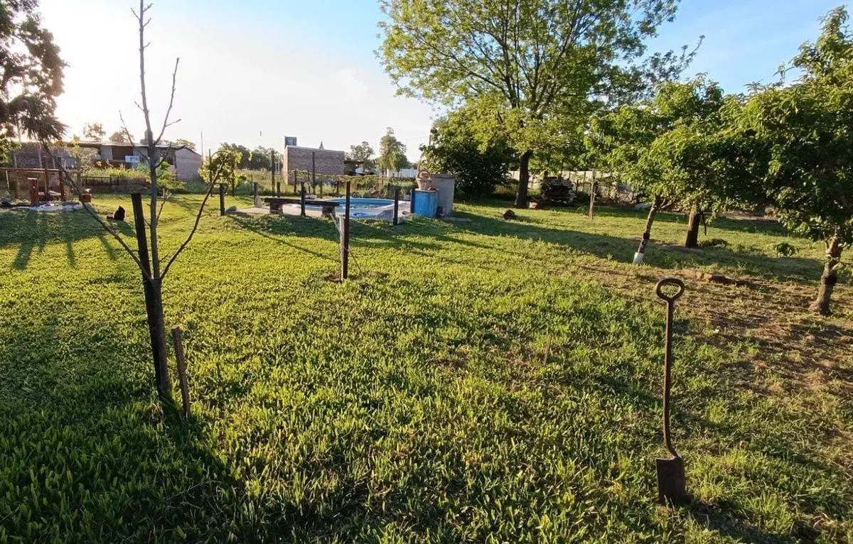 Terreno en Las Tunas con piscina y deposito 2