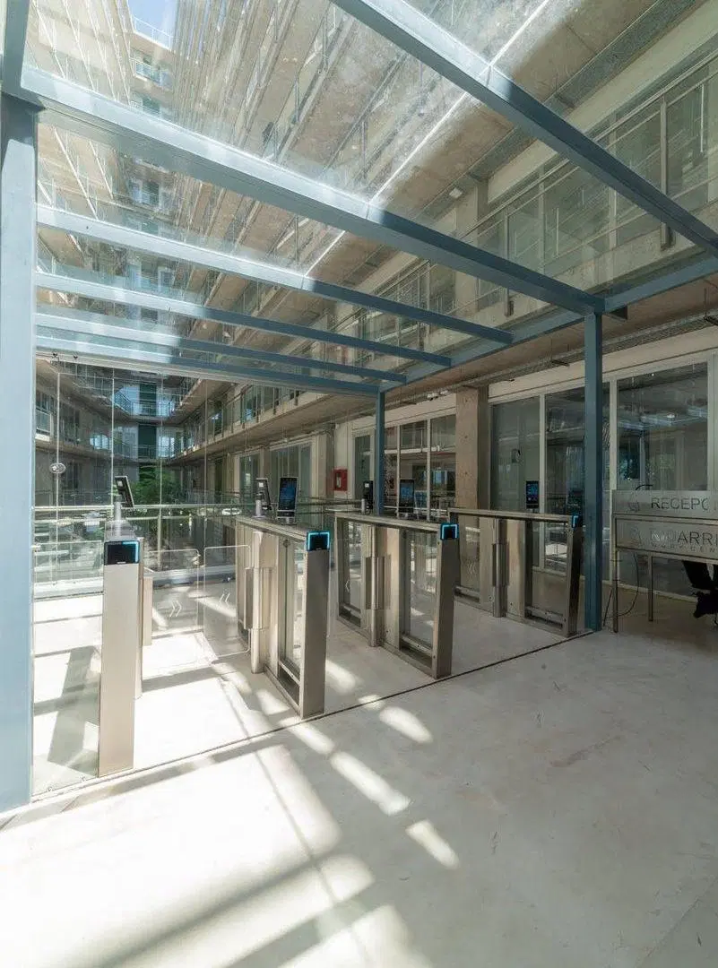 OFICINAS EN VENTA ETAPA II - RIO ARRIBA 2° PISO 3