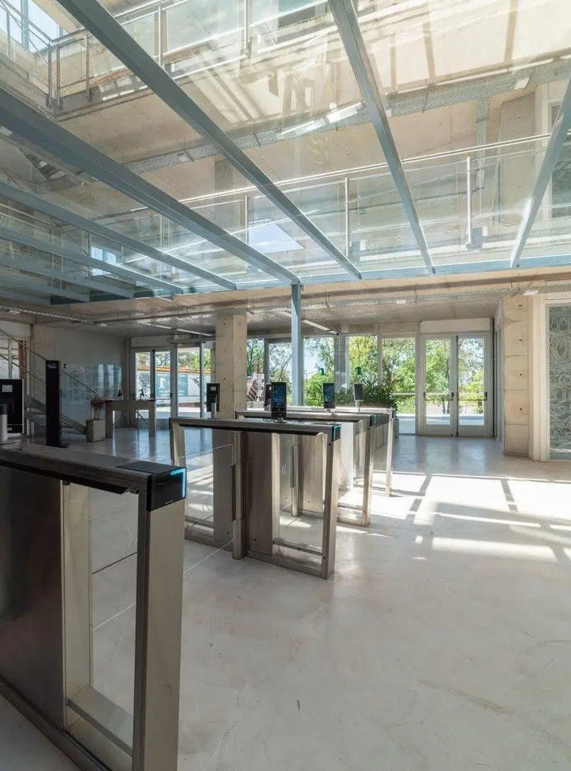 OFICINAS EN VENTA ETAPA II - RIO ARRIBA 2° PISO 5