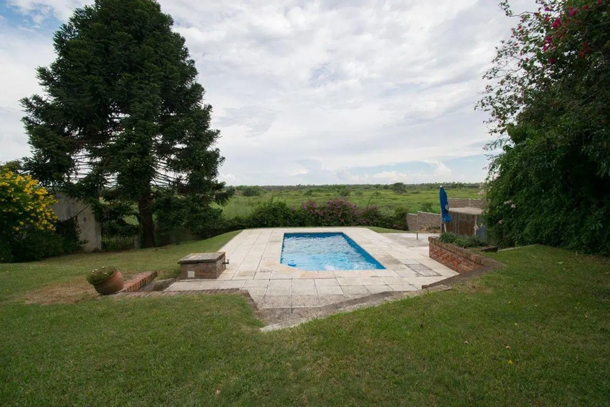 SE VENDE CASA QUINTA SOBRE EL RIO 2
