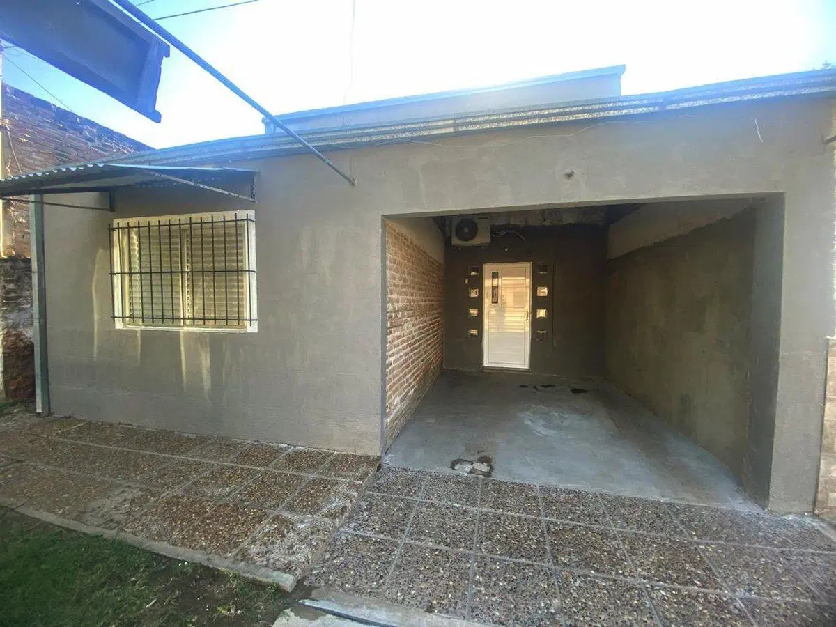 SE VENDE PROPIEDAD  A METROS DE AZCUENAGA 2