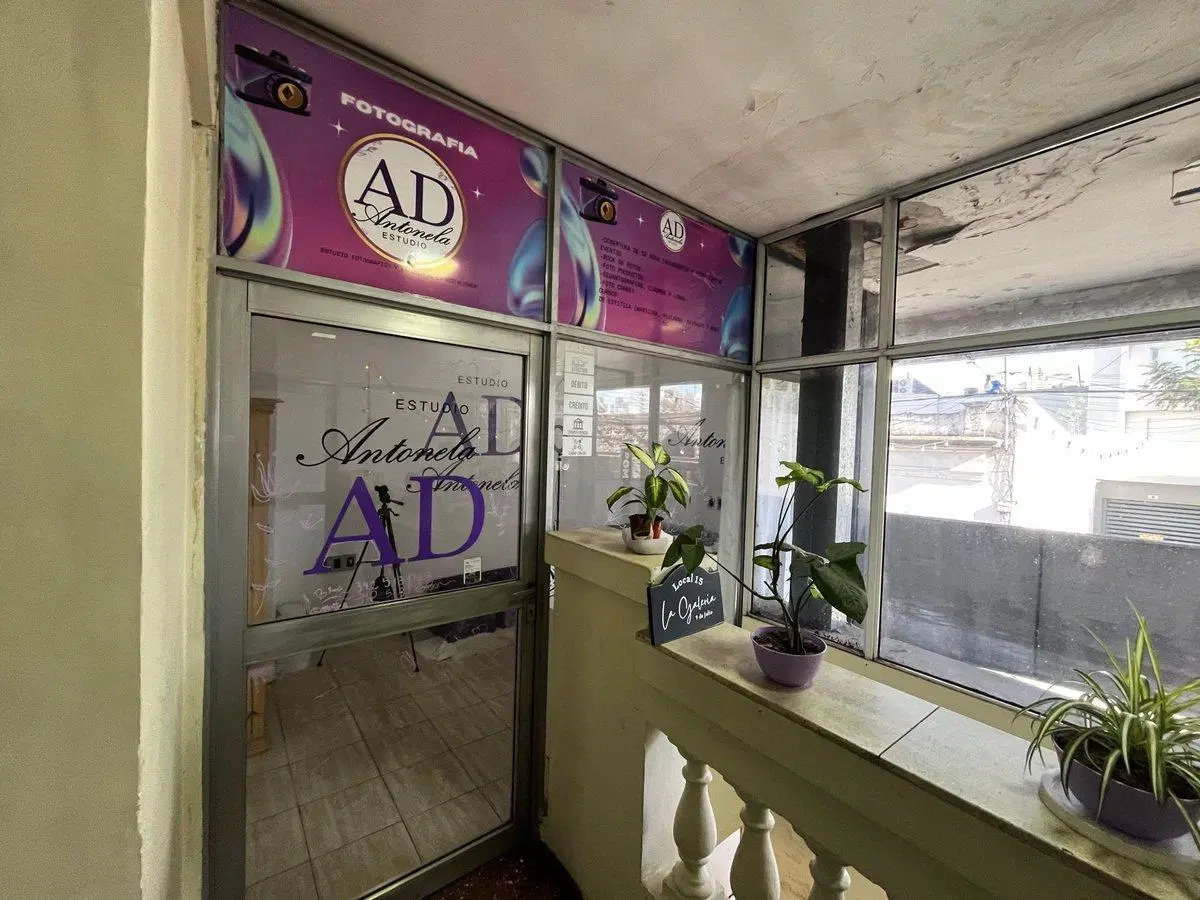 SE VENDE GRAN LOCAL EN EL CENTRO DE SANTA FE 5