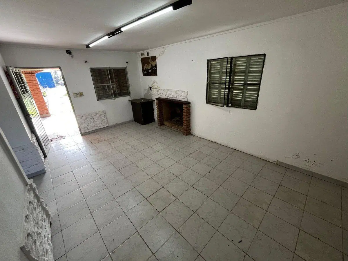 SE VENDE CASA SOBRE 2 LOTES EN SAUCE VIEJO 2