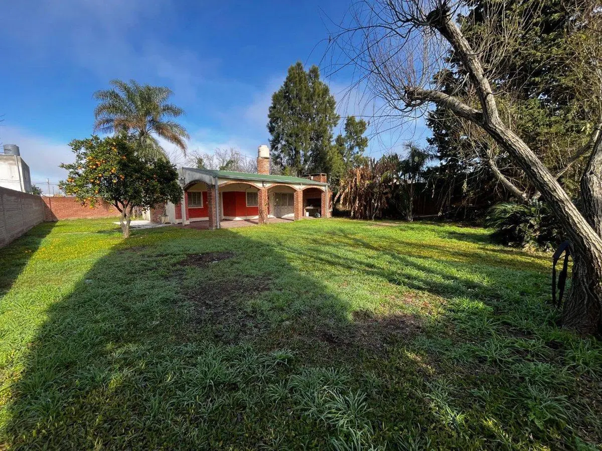 SE VENDE CASA SOBRE 2 LOTES EN SAUCE VIEJO 5