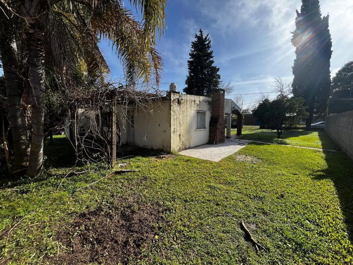 SE VENDE CASA SOBRE 2 LOTES EN SAUCE VIEJO 3