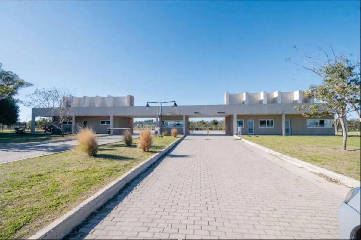 Lote N°183 de 1000m2 en Barrio privado La Reserva 3