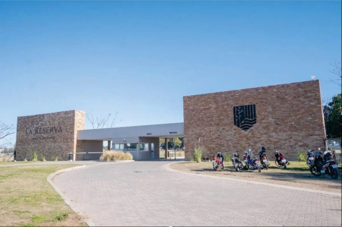 Lote N°183 de 1000m2 en Barrio privado La Reserva 2