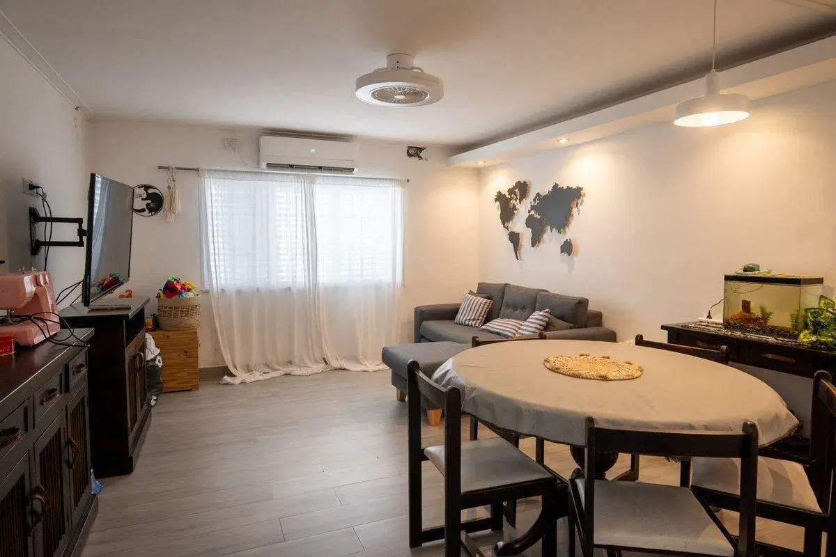 CASA DE 3 DORM. QUINCHO Y COCHERA EN VENTA 3