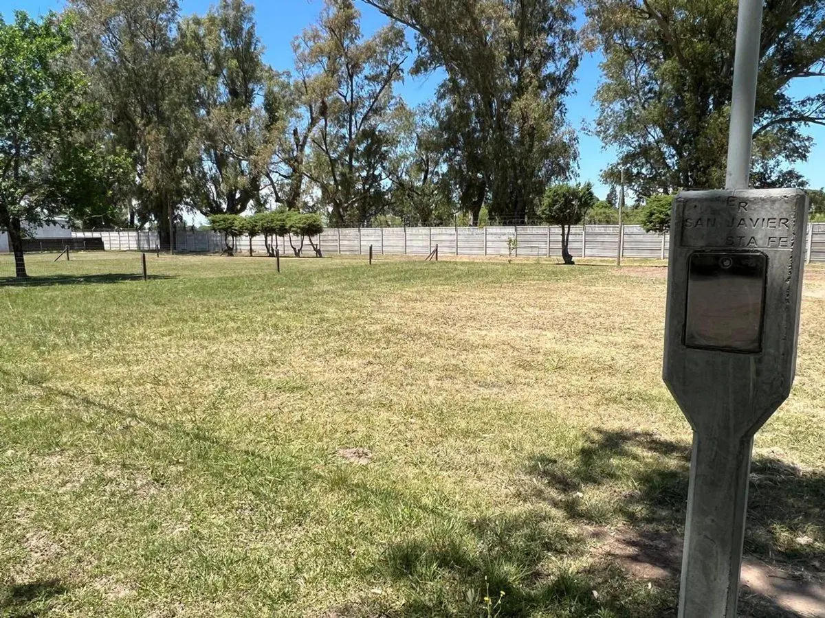 TERRENO EN VENTA EN LOS MOLINOS CON MEJORAS! 3