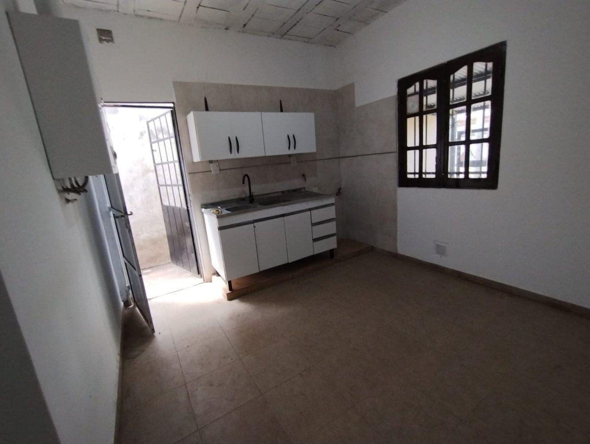 Foto de Se vende casa a metros de avenida F. Zuviria., imagen 4