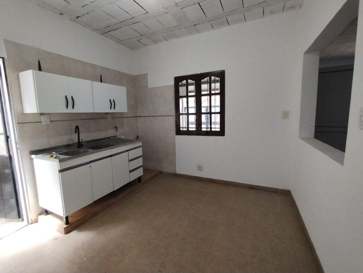 Foto de Se vende casa a metros de avenida F. Zuviria., imagen 5