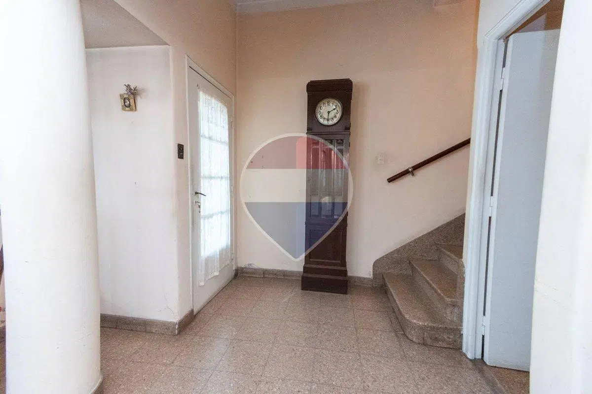 Casa en venta 3 dorm, patio y cochera en B°Constit 5