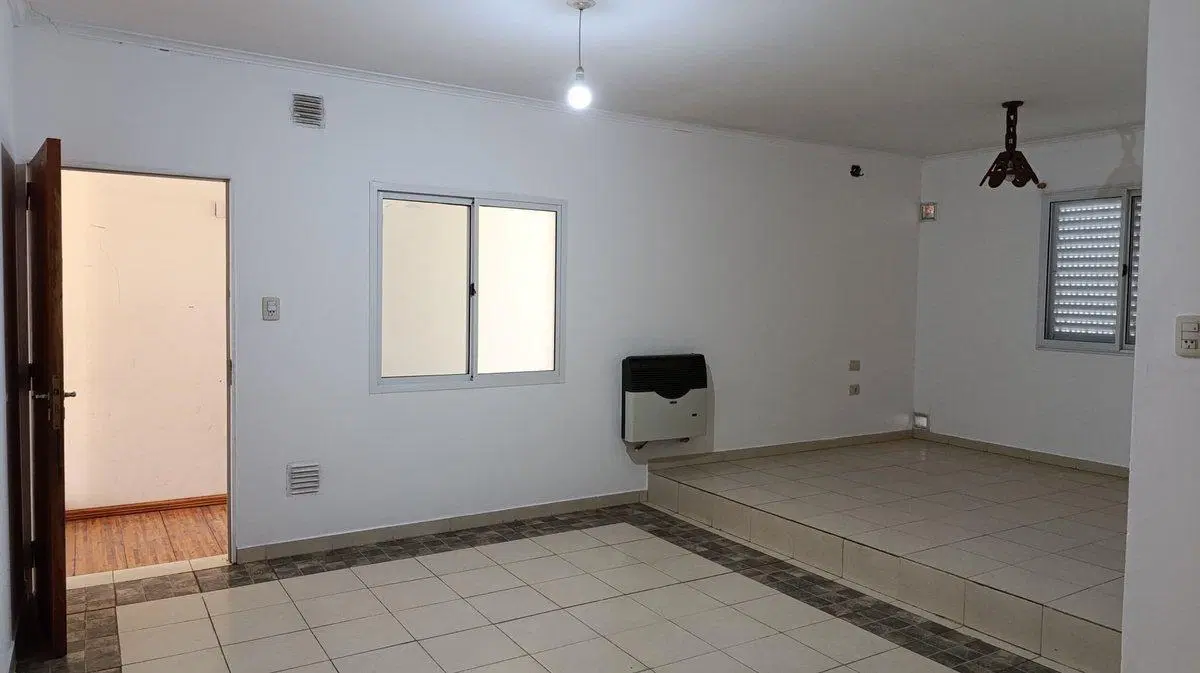 EN VENTA 2 DEPARTAMENTOS + 2 LOCALES COMERCIALES 2