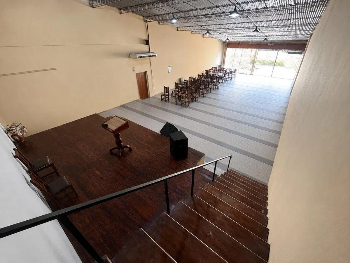 Se vende gran salón sobre Av. Lujan - Santo Tome 2