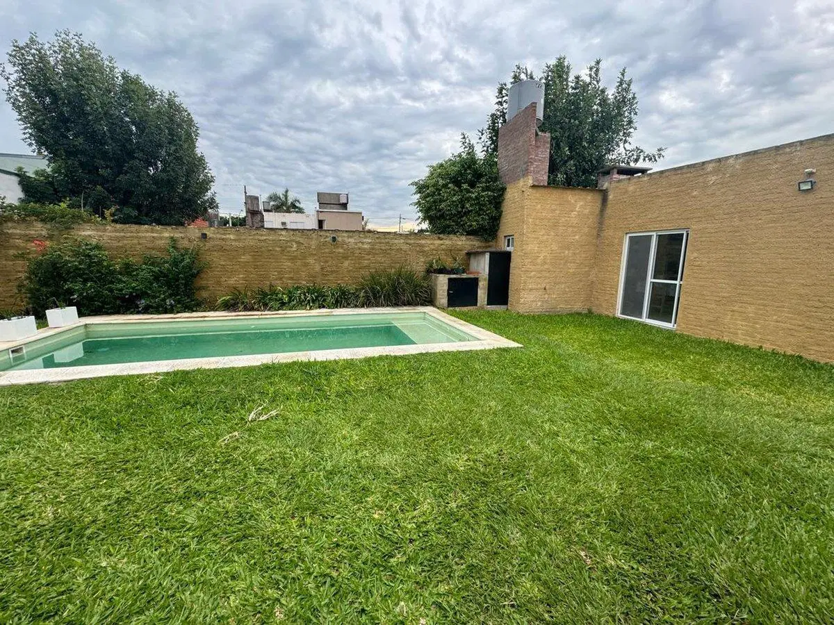 HERMOSA CASA EN VENTA (  PAVON 2068 ) 2