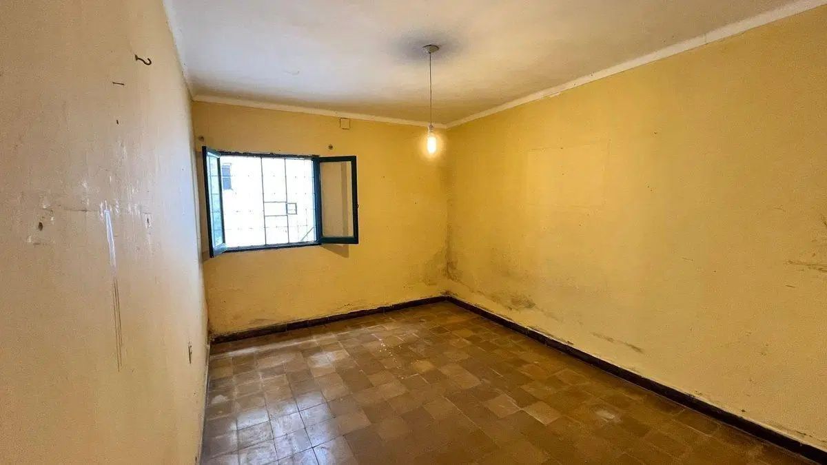SE VENDEN 2 DPTOS INTERNOS A REFACCIONAR 4