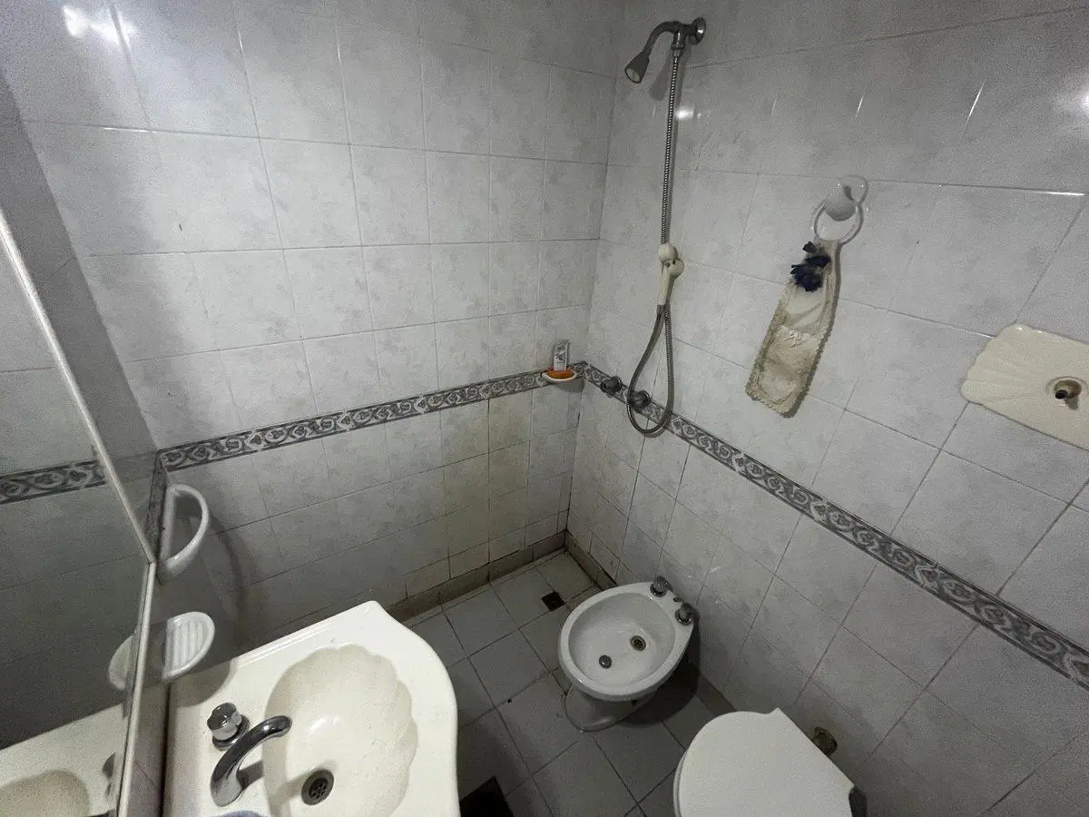 SE VENDE CASA 3 DORMITORIOS COCHERA/ PARQUE GARAY 5