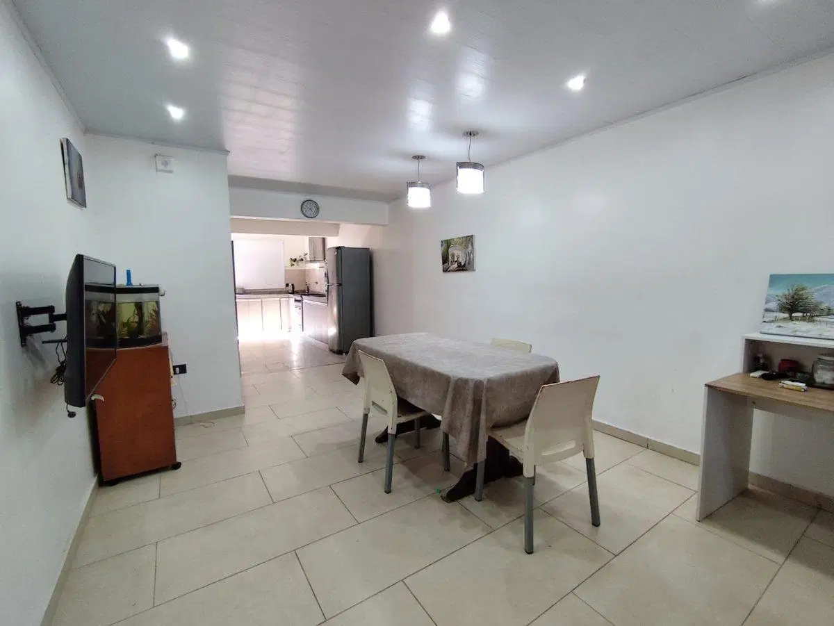 Casa 3 dorm., quincho y jacuzzi en Santo Tomé 2