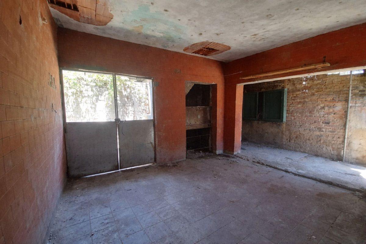 Venta casa interna a refaccionar o demoler.