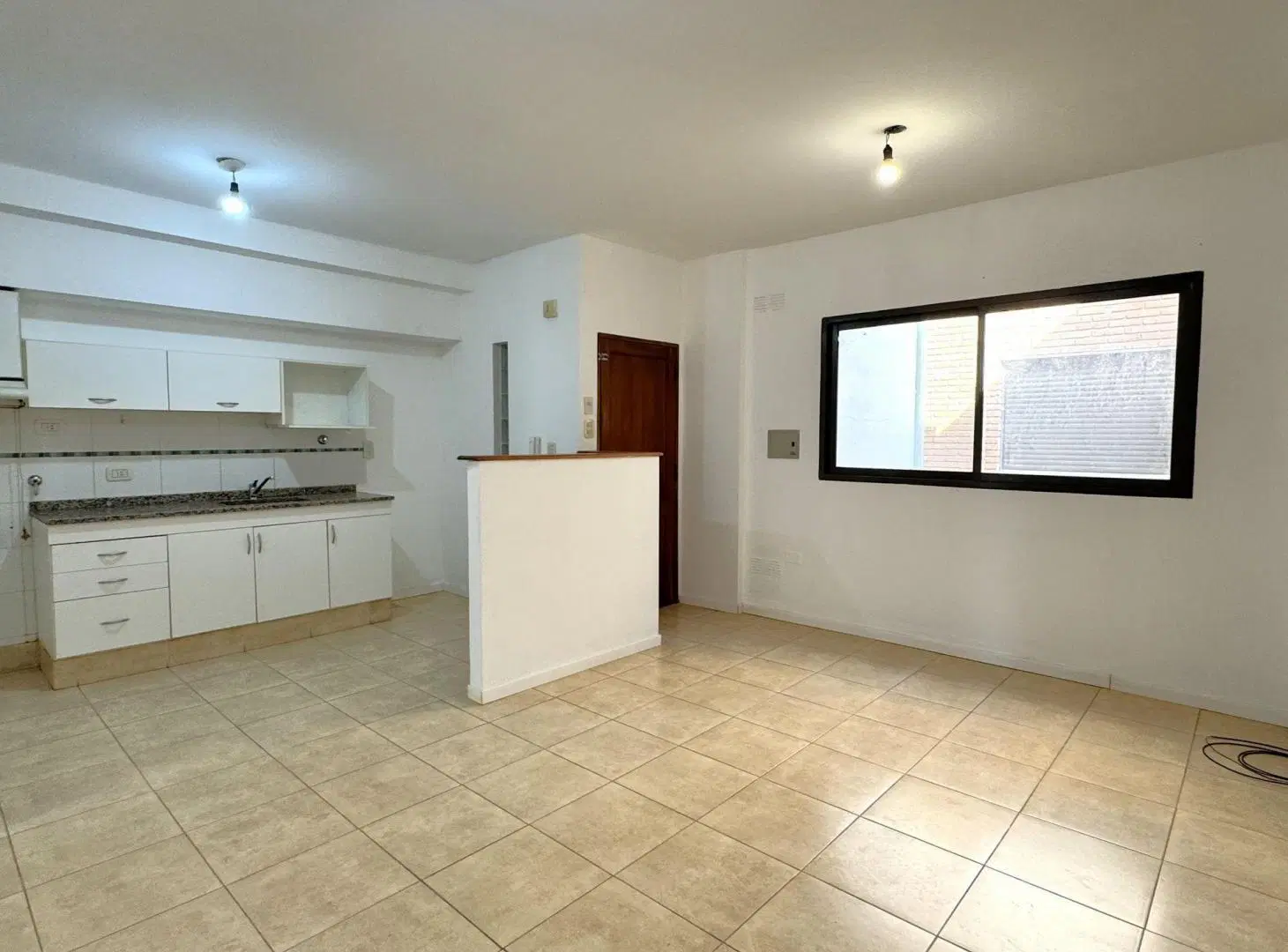 VENTA DEPARTAMENTO 2 DORMITORIOS BARRIO CANDIOTI 5