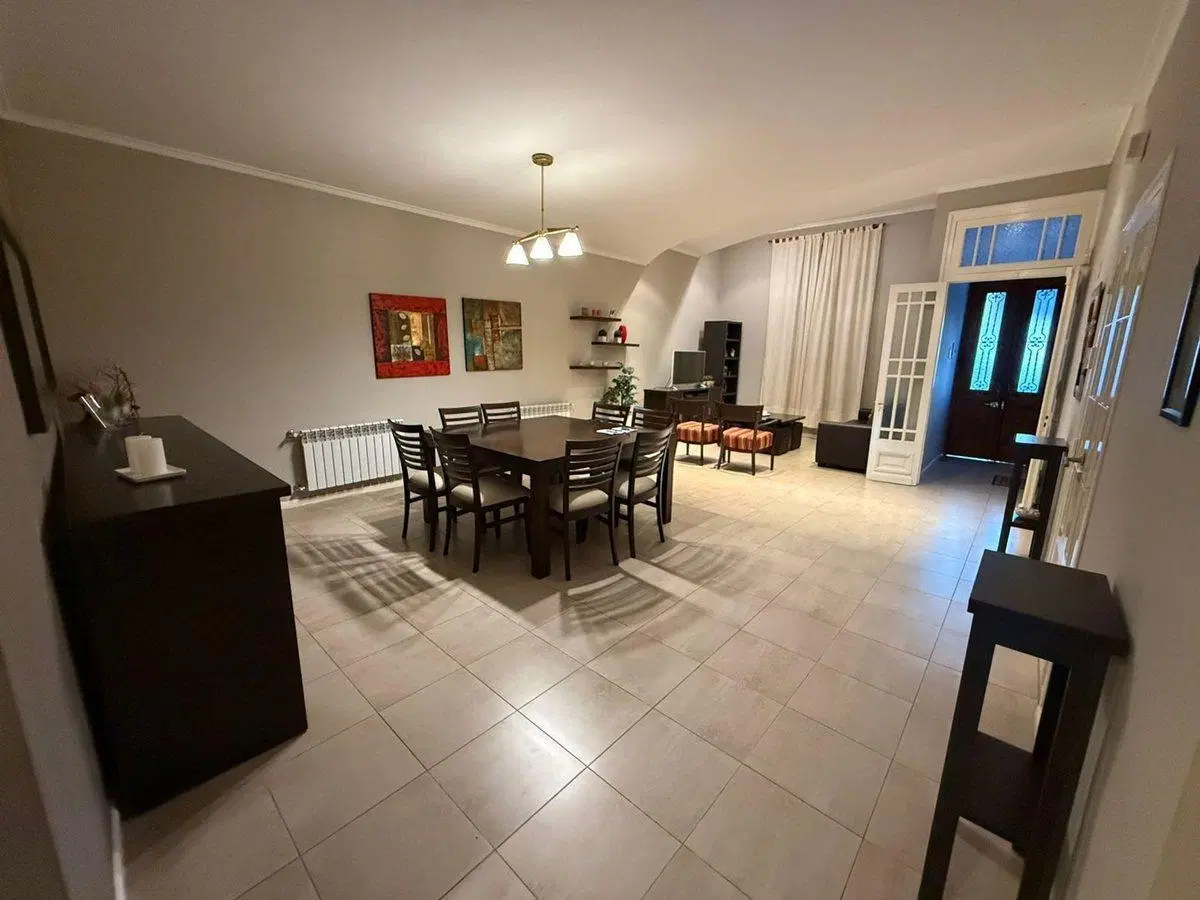 GRAN CASA EN VENTA EN 7 JEFES! 5