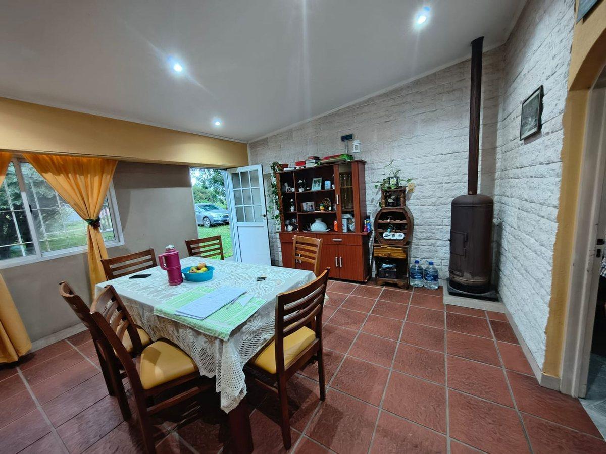 Se venda casa con gran terreno en Sauce Viejo