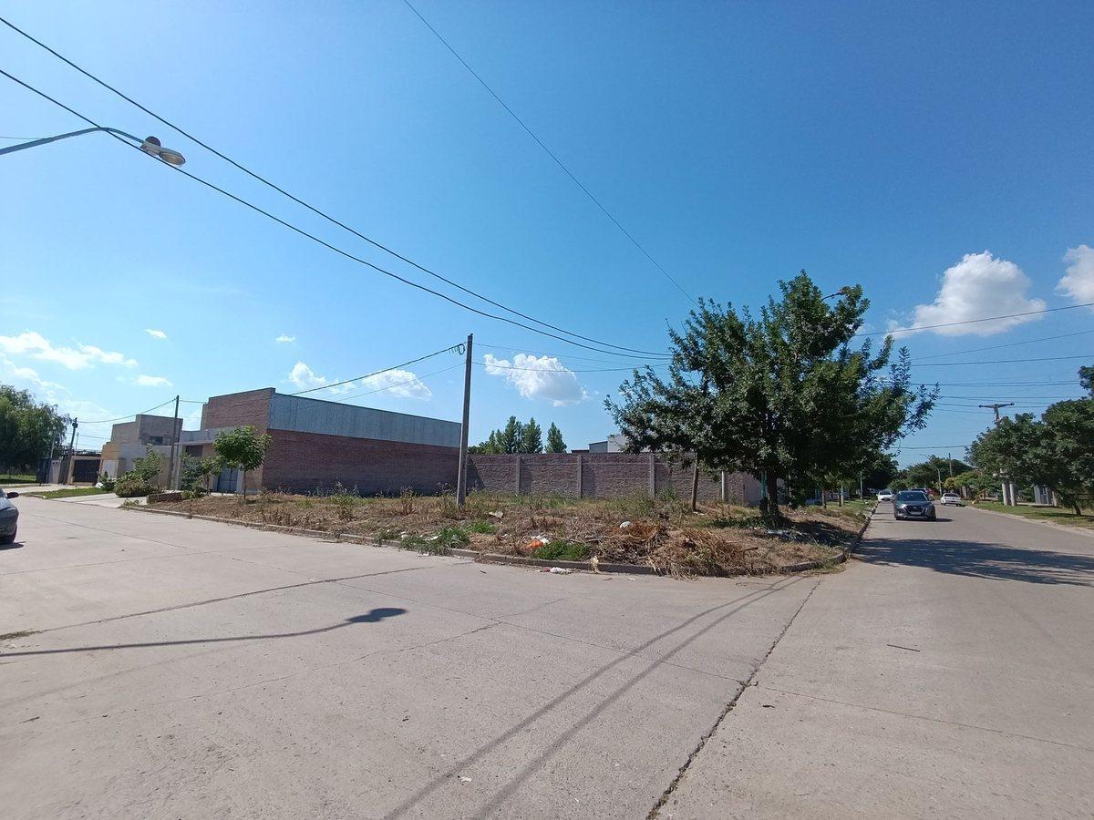 VENTA TERRENO EN ESQUINA