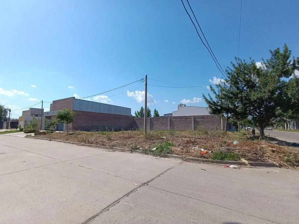 VENTA TERRENO EN ESQUINA 3