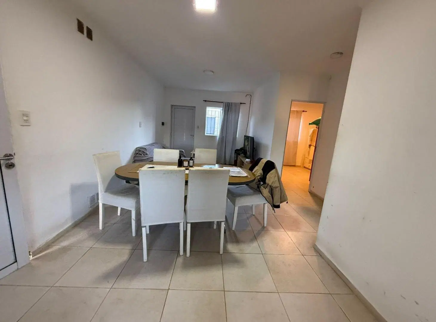 SE VENDE CASA EN CALLE MAIPU 3190 DE 2 DORM Y COCH 3