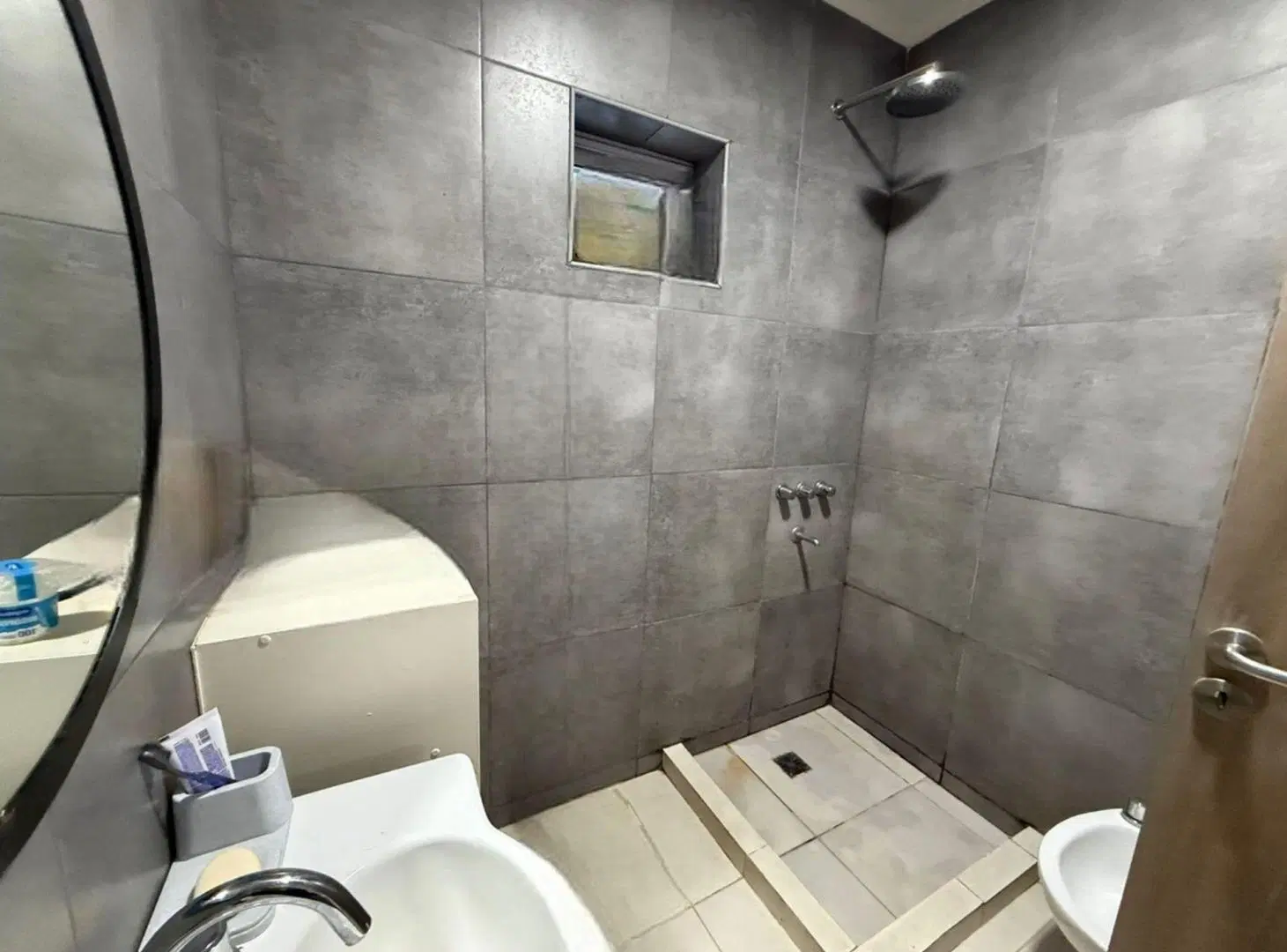 SE VENDE CASA EN CALLE MAIPU 3190 DE 2 DORM Y COCH 5