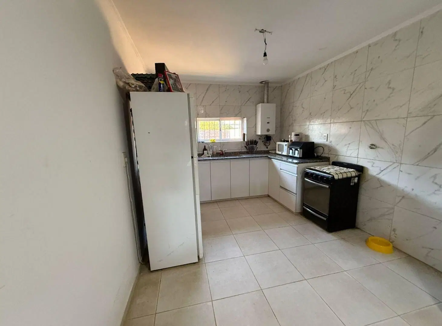 SE VENDE CASA EN CALLE MAIPU 3190 DE 2 DORM Y COCH 2