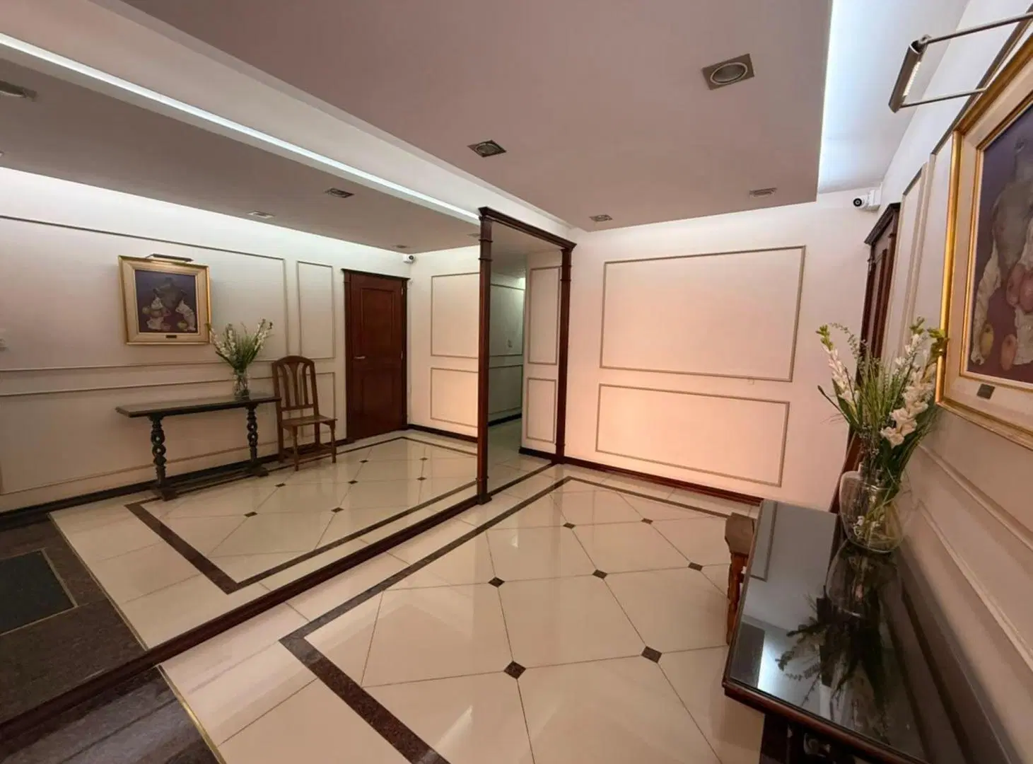 Piso exclusivo c/cochera en pleno centro 2