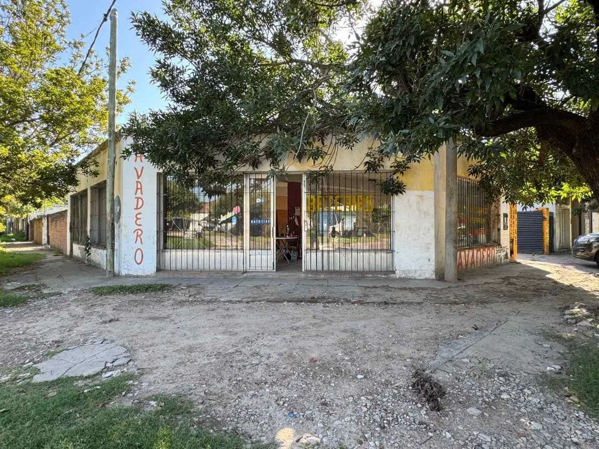SE VENDE LOCAL COMERCIAL EN SANTO TOME 4