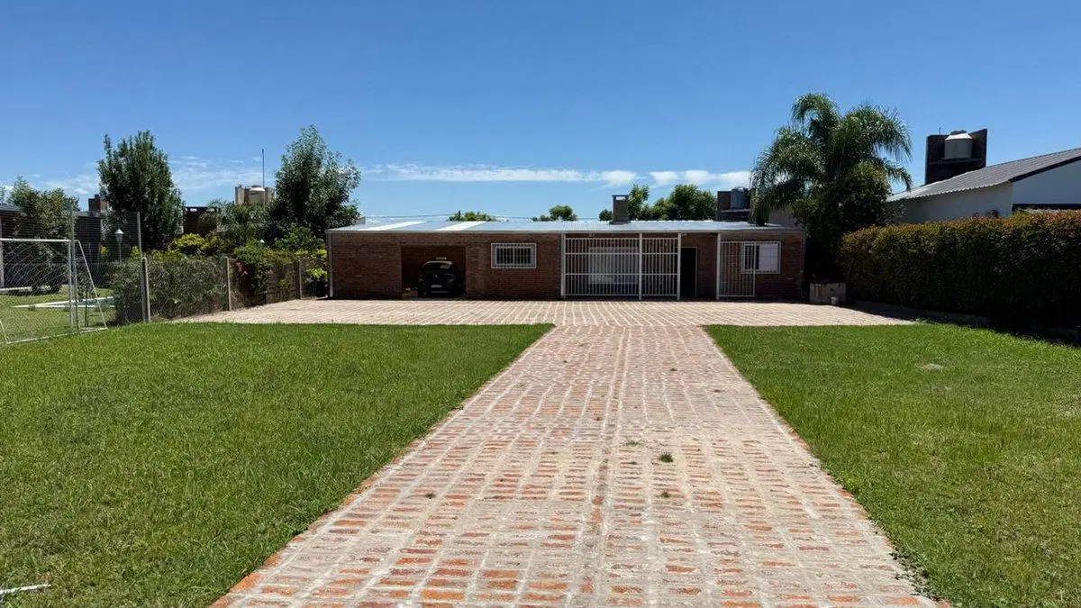 CASA QUINTA DE 3 DORM., 3 COCHERAS EN VENTA, RUTA1 3