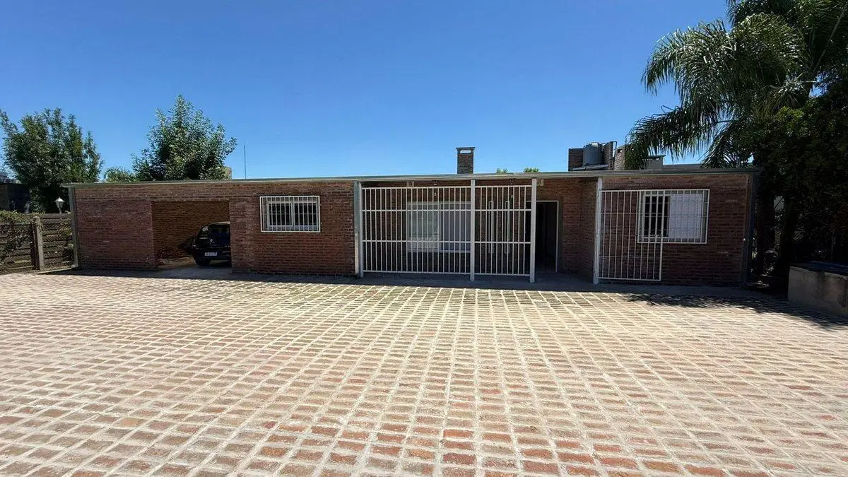 CASA QUINTA DE 3 DORM., 3 COCHERAS EN VENTA, RUTA1 2