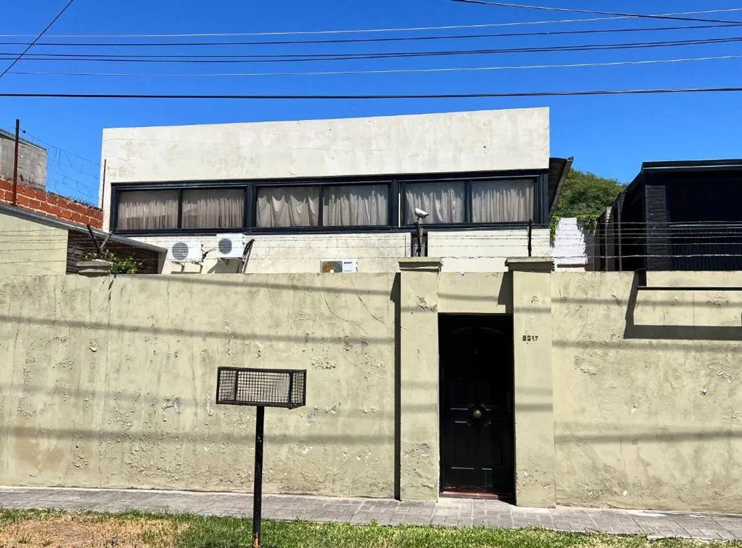 CASA DE 4 DORM. CON PISCINA Y COCHERA EN GUADALUPE 5