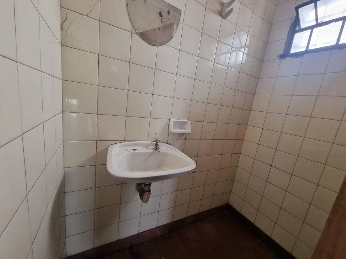 ALQUILER LOCAL COMERCIAL SOBRE AVENIDA 4