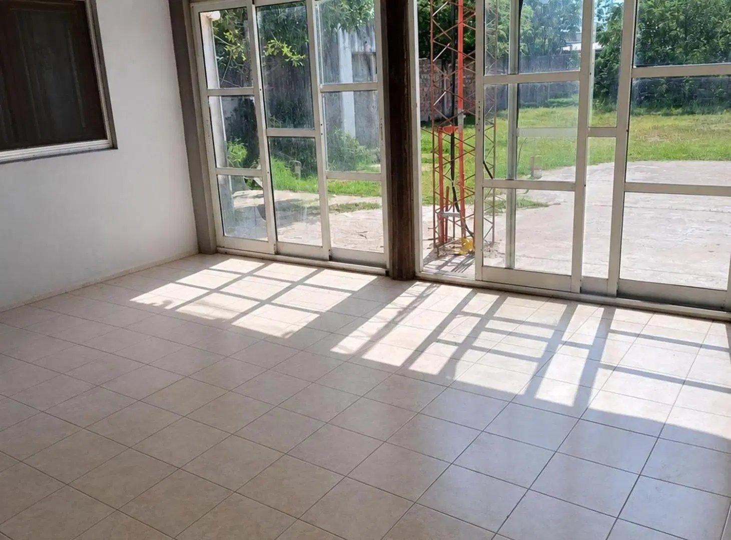 SE VENDE CASA CENTRICA EN VILLA MINETTI 4