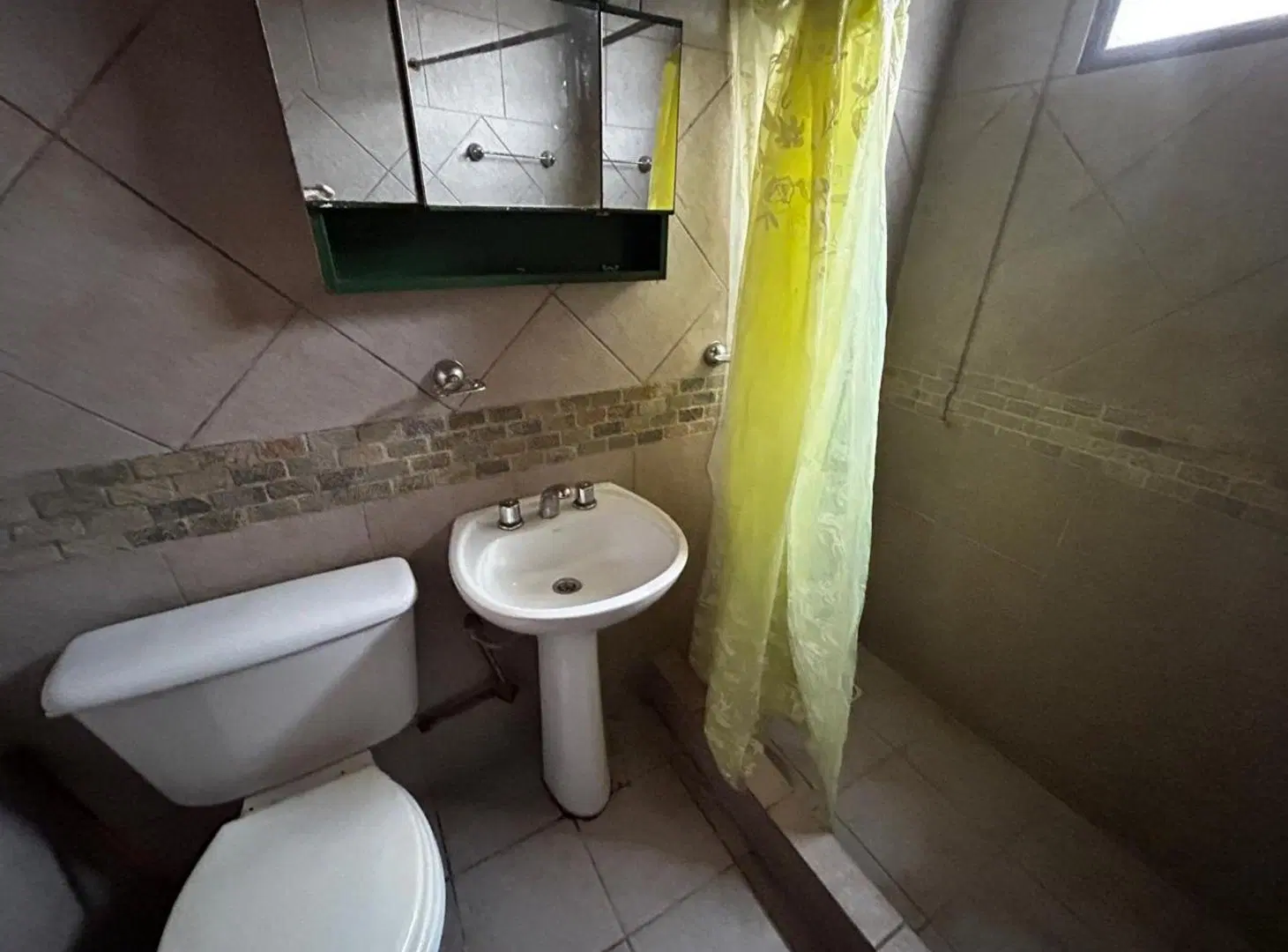 SE ALQUILA CASA MALETTI 3542-SANTO TOME 3