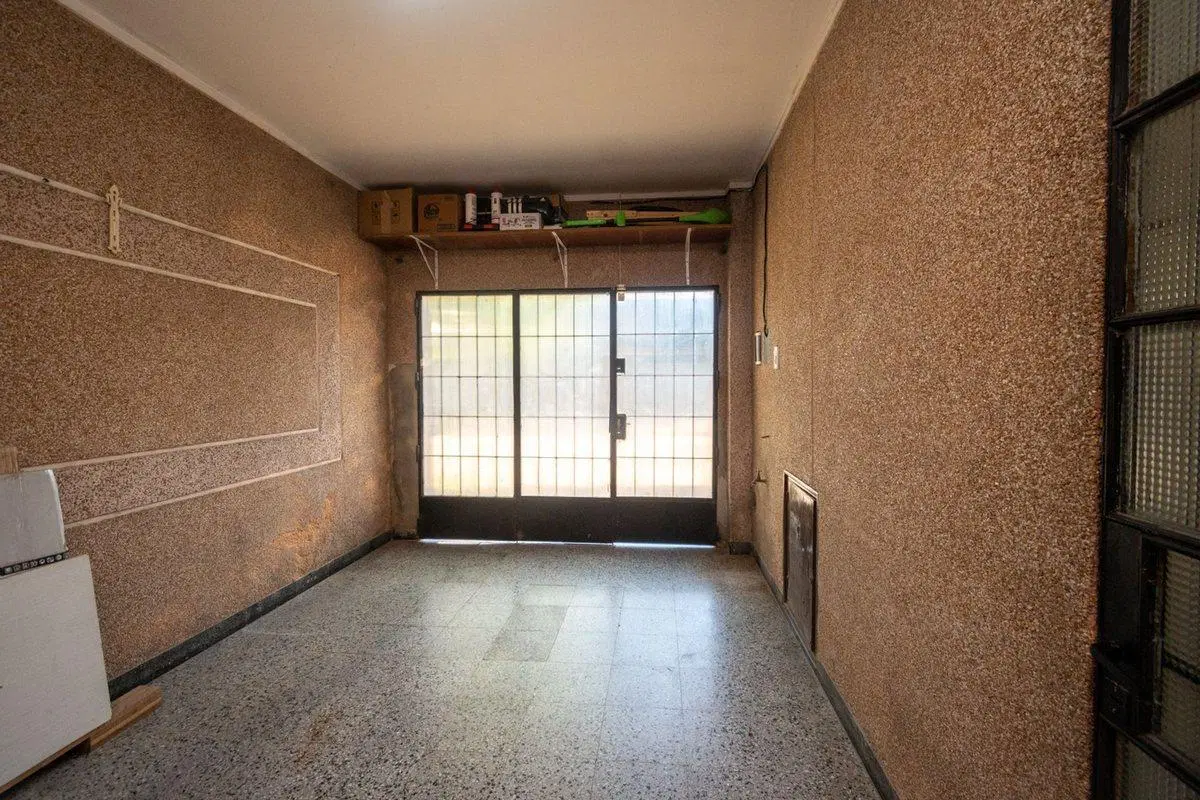 SE VENDE CASA + LOCAL COMERCIAL EN BARRIO CANDIOTI 5